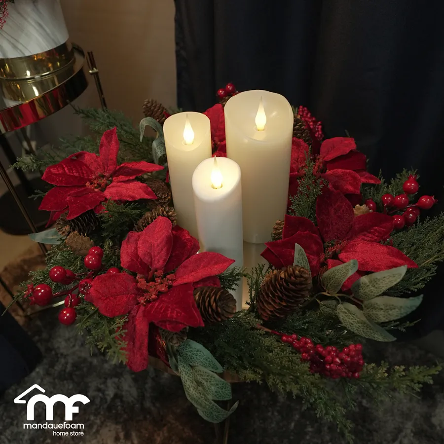 Christmas Berry Pine Wreath with 5 Flowers