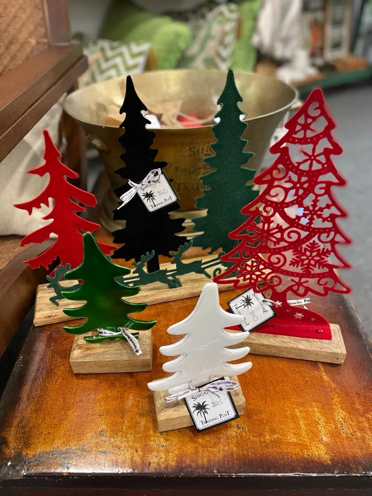 Red Christmas Tree Table Decor