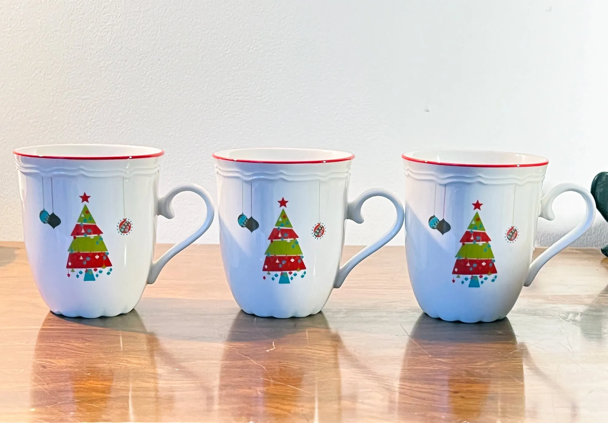 SOLECASA Christmas Tree Dinnerware Set